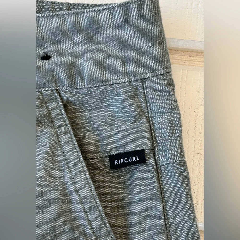 Rip Curl Brand  Men’s Flat Front 9” Shorts Green‎ Size 38 Tailored
